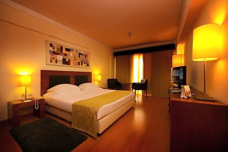 Single Room with Pool View