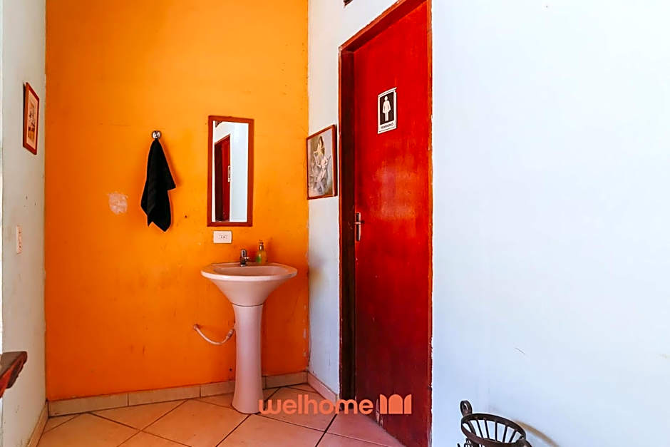 Casa em Cotia com piscina e área de lazer infantil