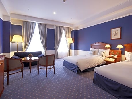 Deluxe Designer's Twin Room