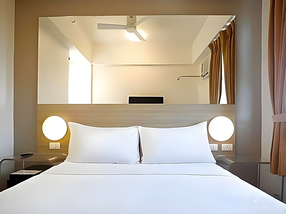 Red Planet Clark Angeles City