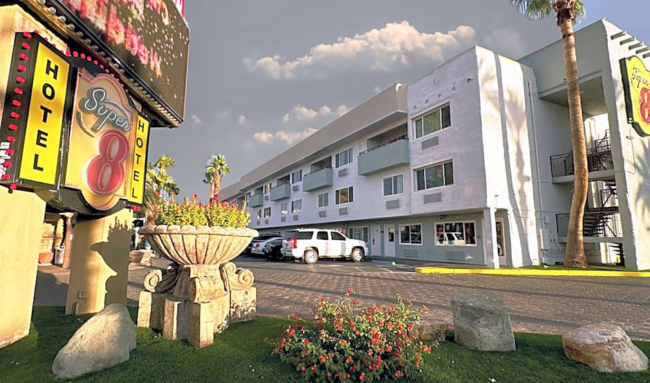 Super 8 by Wyndham Las Vegas North Strip/Fremont St. Area