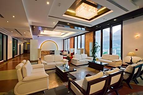 Mastiff Grand Manali Resort