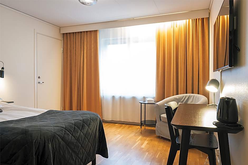 Photo 1 of 5 of Standard 1 Twin Bed, Mobility Accessible, Roll in Shower