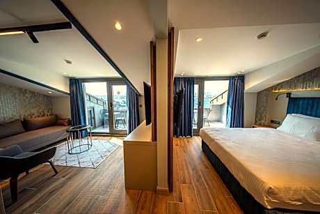 King Suite with Balcony