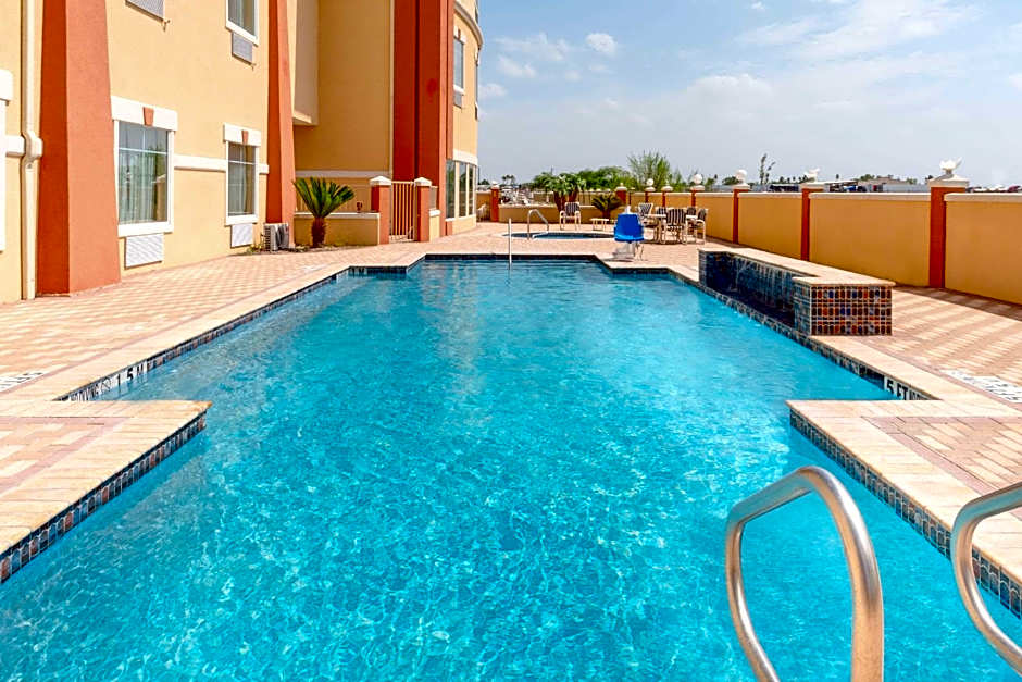 Super 8 by Wyndham Hidalgo/McAllen Area