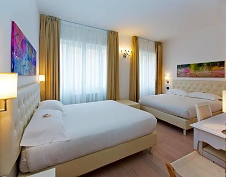 Deluxe Quadruple Room