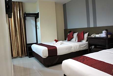 Triple Room with City View