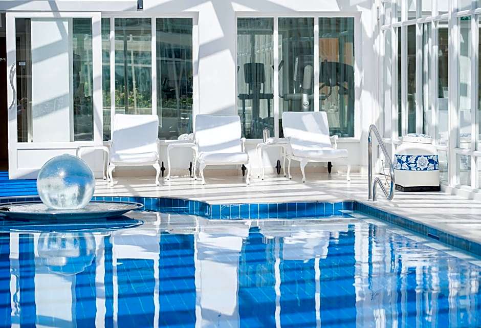 Summer Lodge Country House Hotel