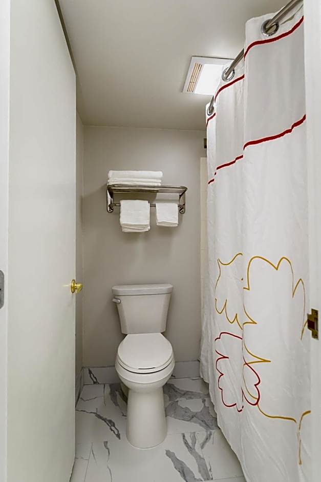 Philadelphia Suites at Airport - An Extended Stay Hotel