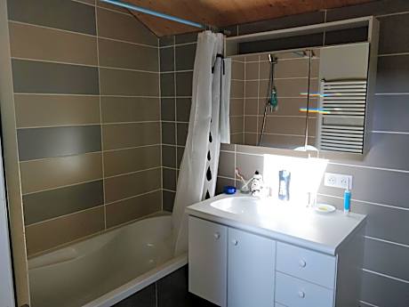 Triple Room with Shared Bathroom