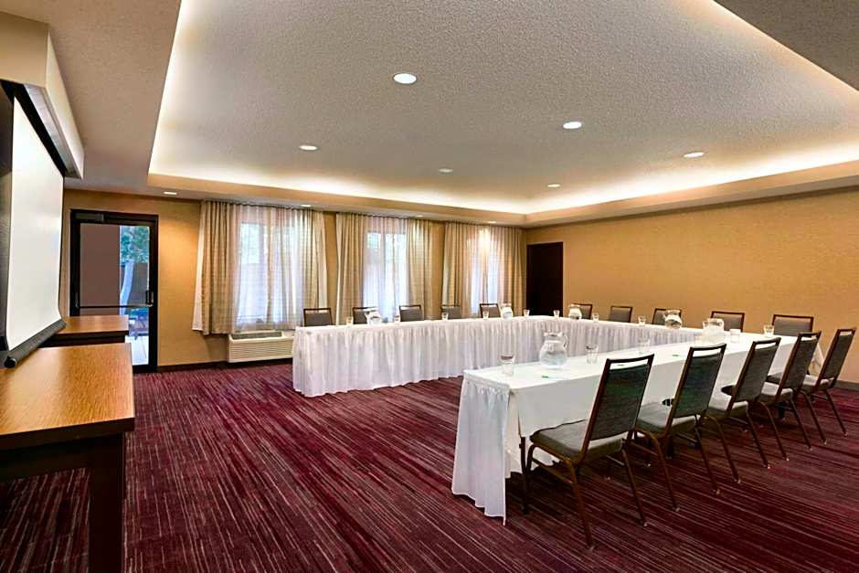 Courtyard by Marriott Bloomington Normal