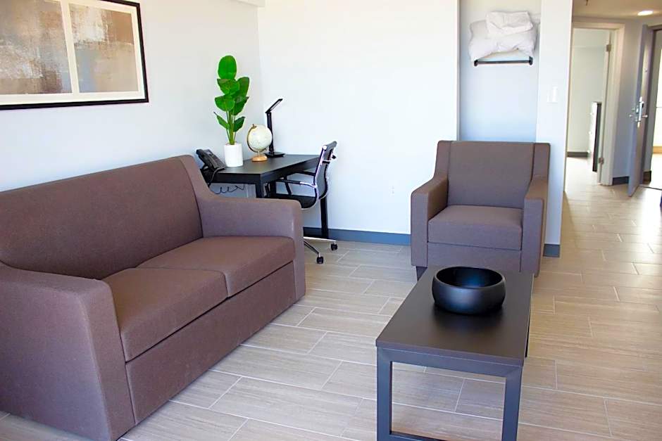 Sun & Sand Resort Oceanfront Suites