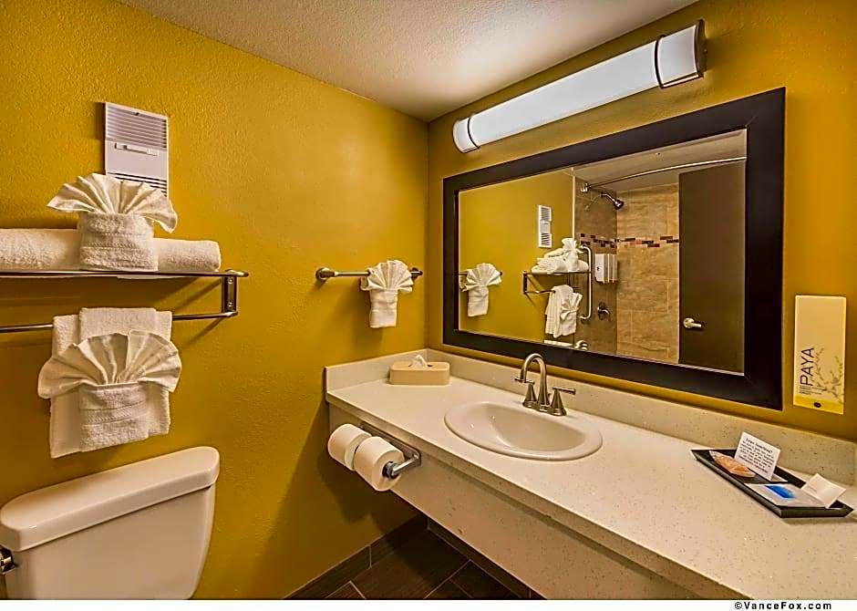 Laos Mar Hotel & Suites