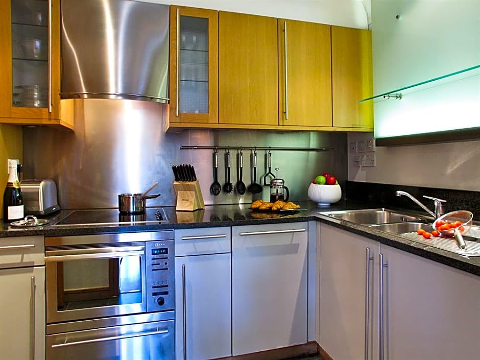 Native Kings Wardrobe, St Pauls