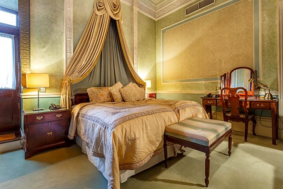 London Elizabeth Hotel
