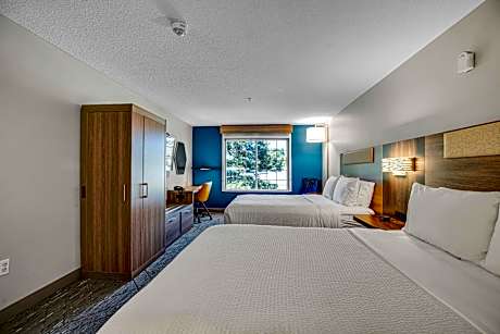 Standard Room with Two Queen Beds