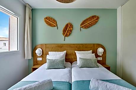 Two-Bedroom Apartment with Sea View