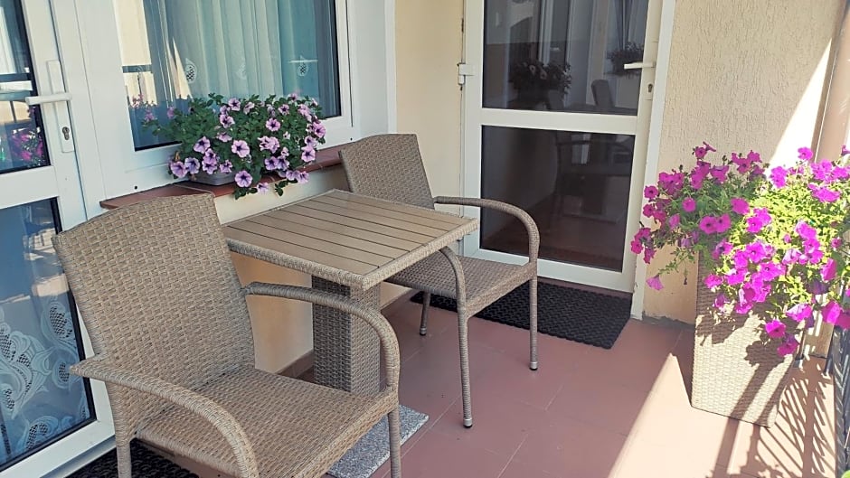 Pokoje Gościnne u MARCINA- sala zabaw, basen, melex, rowery, grill, mini dmuchaniec