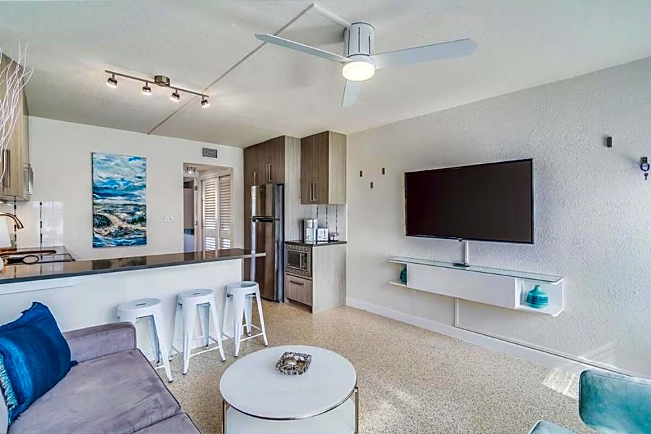 Boutique Vacation Rental Complex At Beach