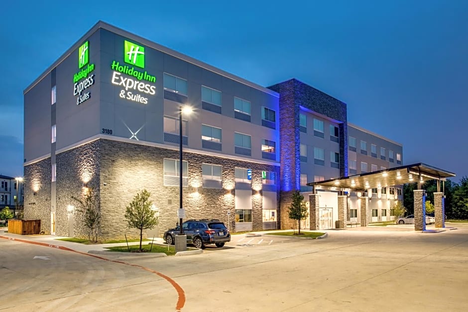 Holiday Inn Express And Suites Denton South