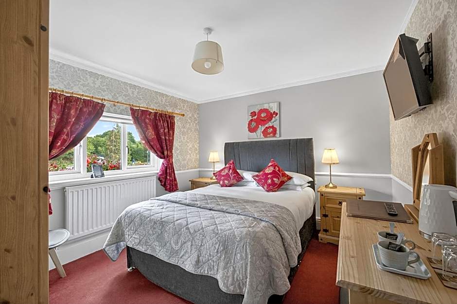 Greyhound Country Inn