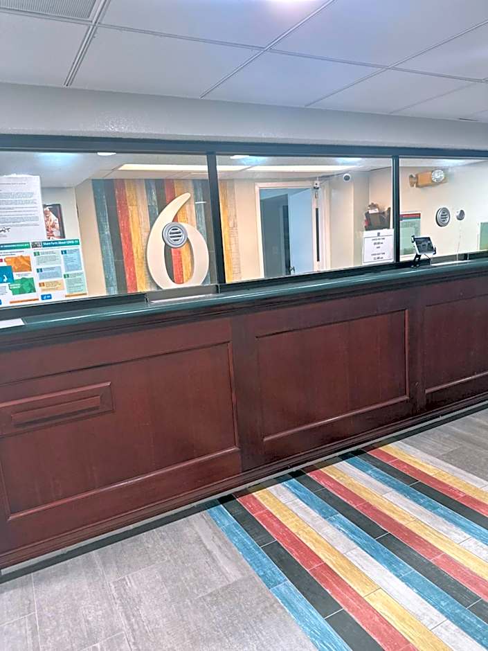 Motel 6-Memphis, TN - East