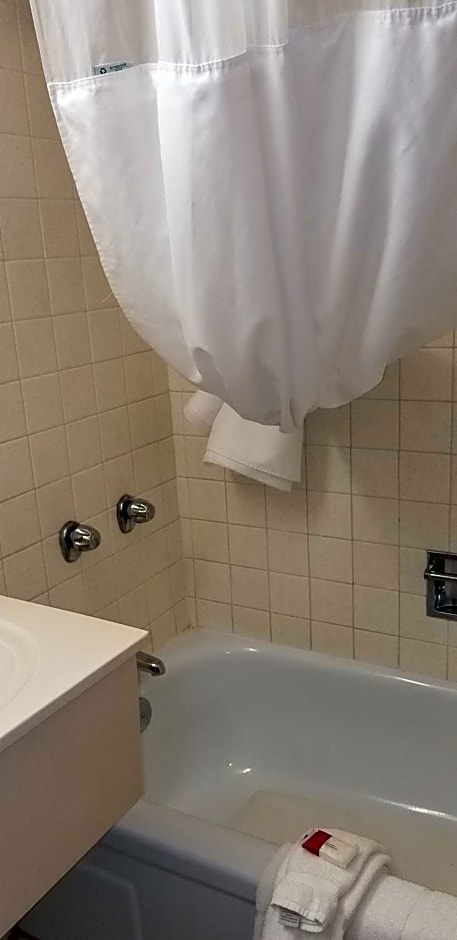 Ramada by Wyndham Albert Lea