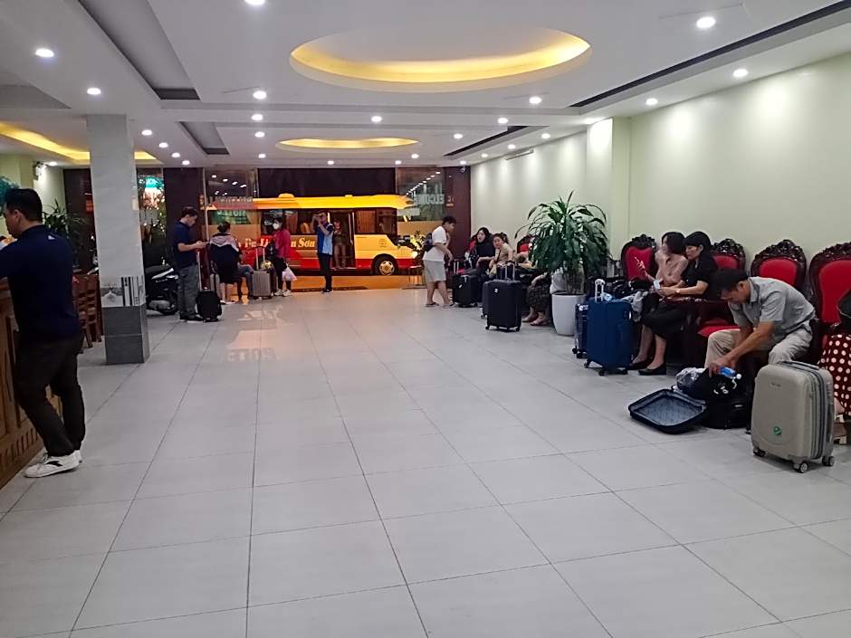 Golden Lotus Airport Hotel & Travel