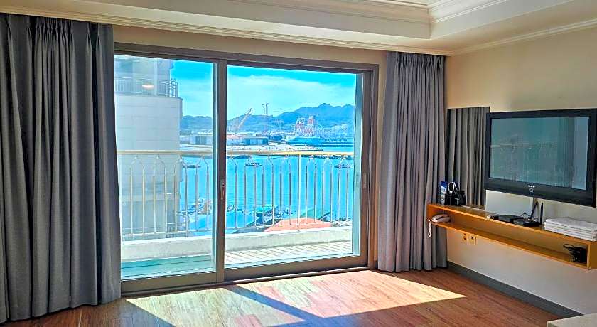 Tongyeong Bay Condo Hotel