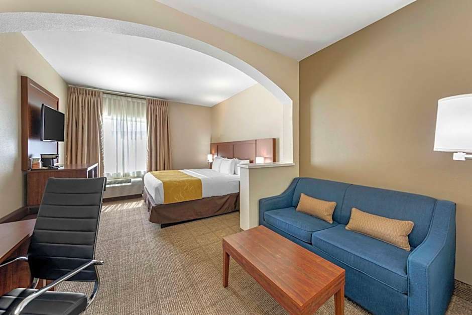 Comfort Suites Tulare
