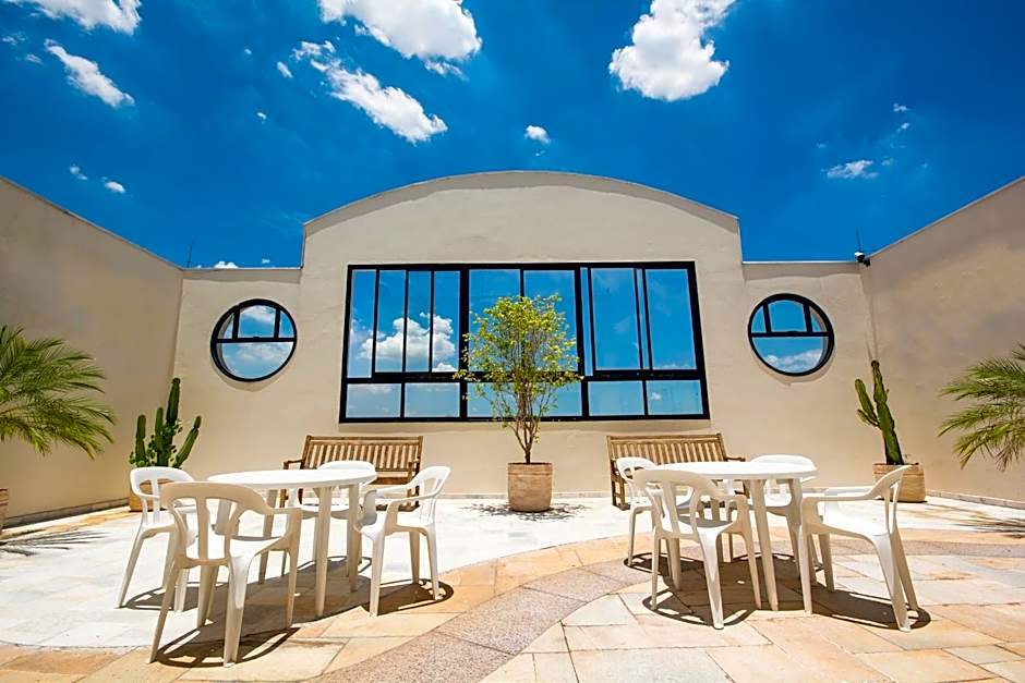 Tsue The Palace Flats