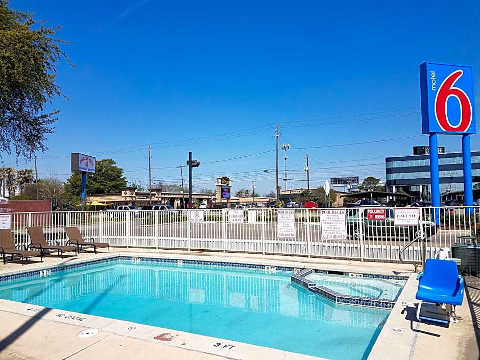 Motel 6-Houston, TX - Brookhollow
