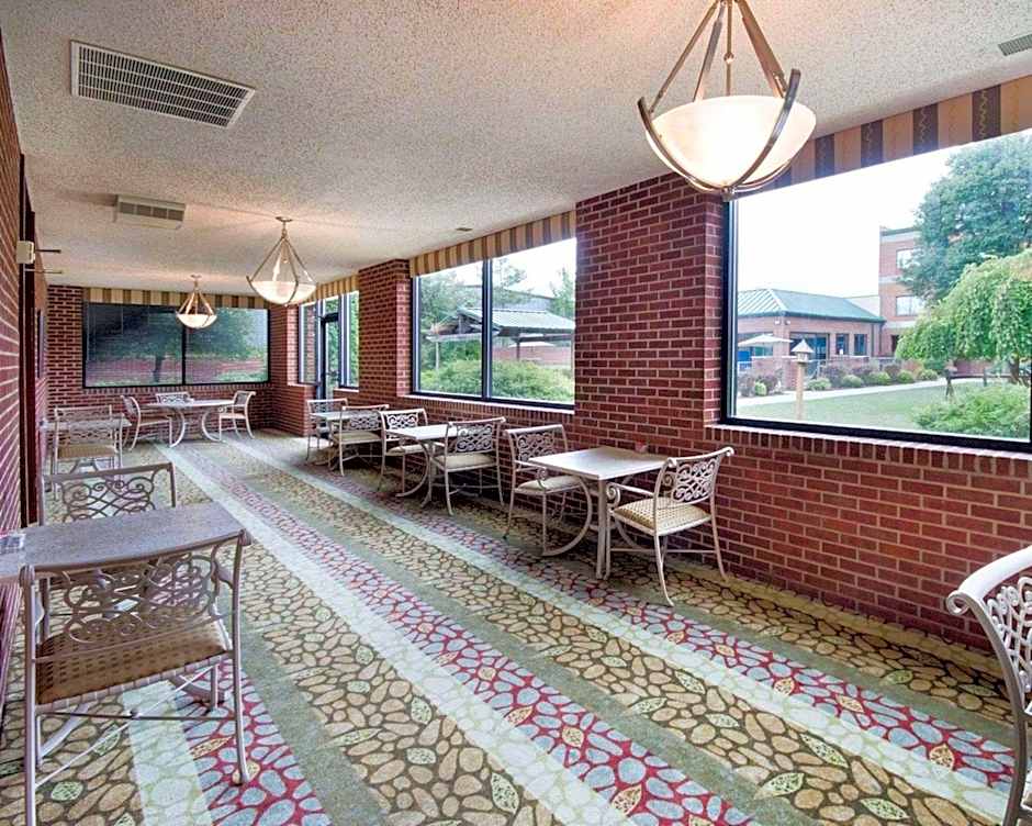 Comfort Suites Parkersburg South