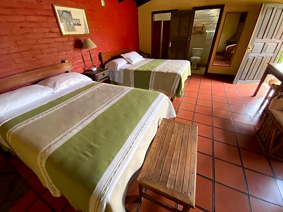 Villa Patzcuaro Garden Hotel & RV Park