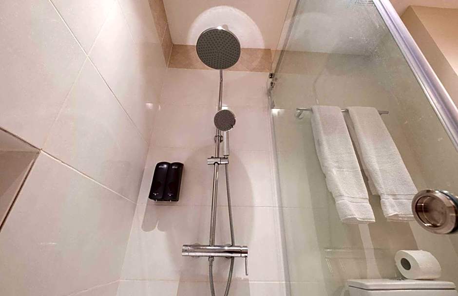 Super 8 by Wyndham Manzanillo