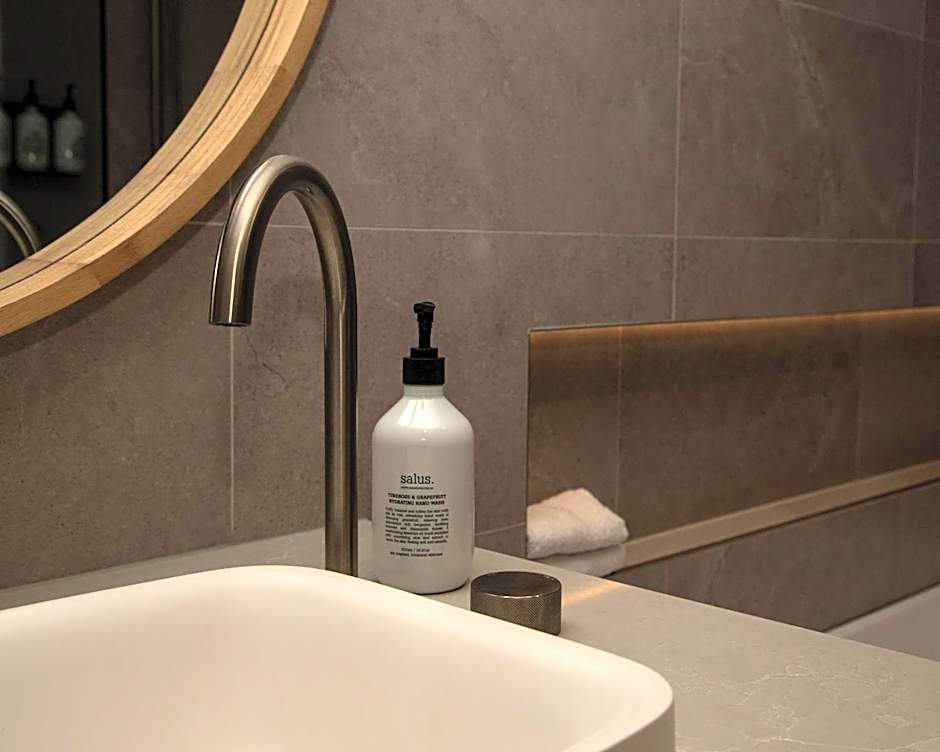 Lennox Holiday Apartments