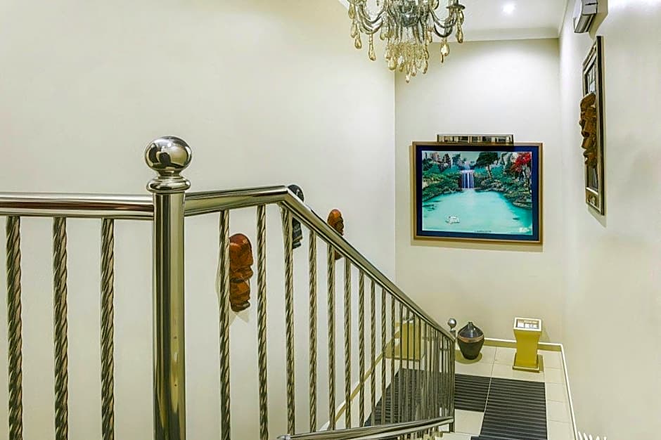 Ct Hotel