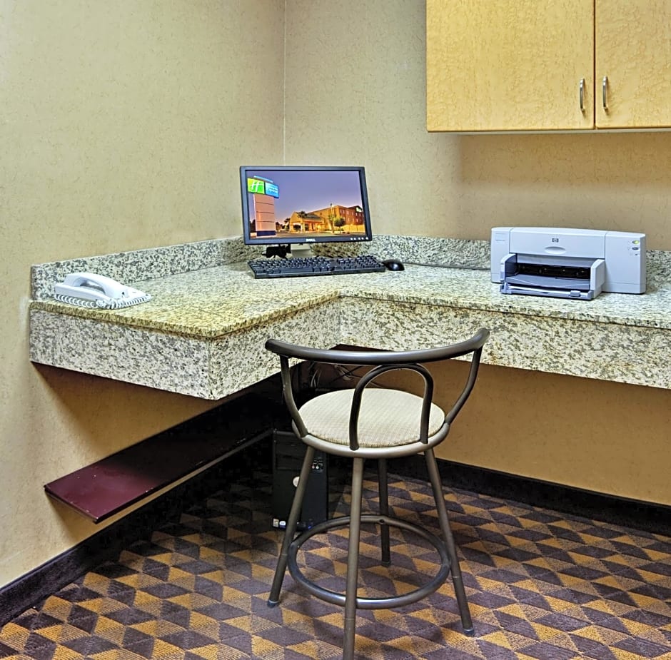 Holiday Inn Express Las Vegas-Nellis By IHG