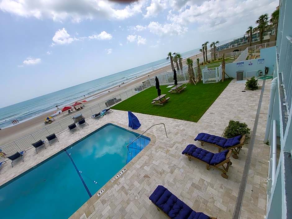 Beachside Hotel - POOL IS OPEN!