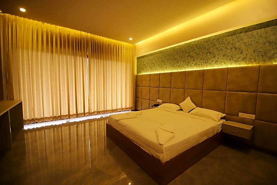 Zdjęcie 1 z 4 — Double Room for 2 Adults and 2 Children