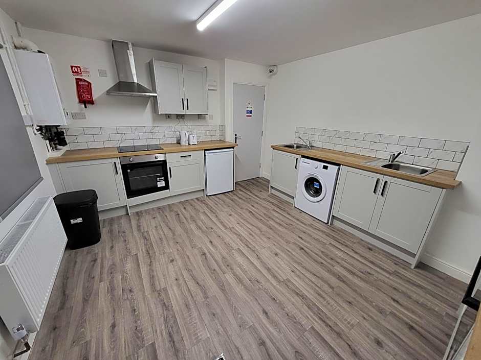 Premier Studios Nottingham - Tring Vale