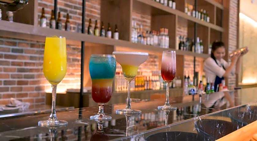 JANDA Golden Tulip Hotel