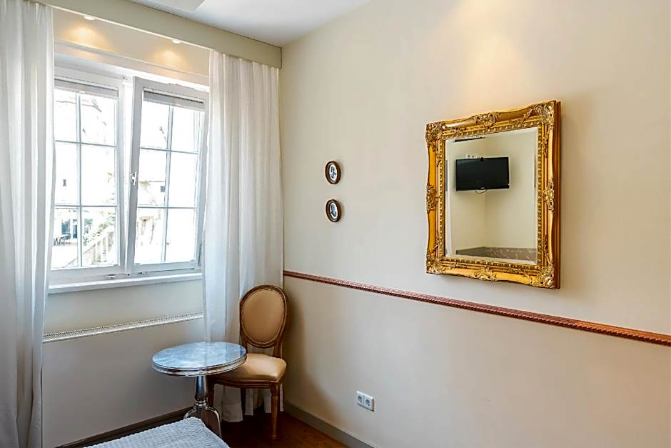 Friedrich von Schiller Hotel