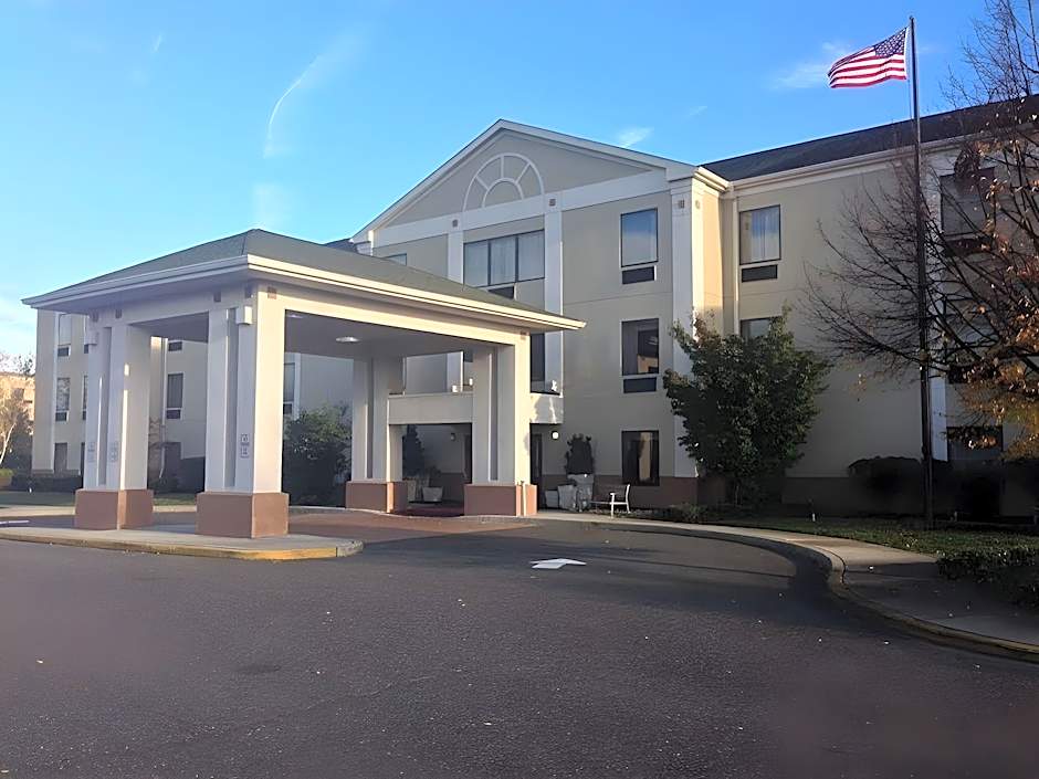 Holiday Inn Express & Suites Burlington - Mount Holly By IHG