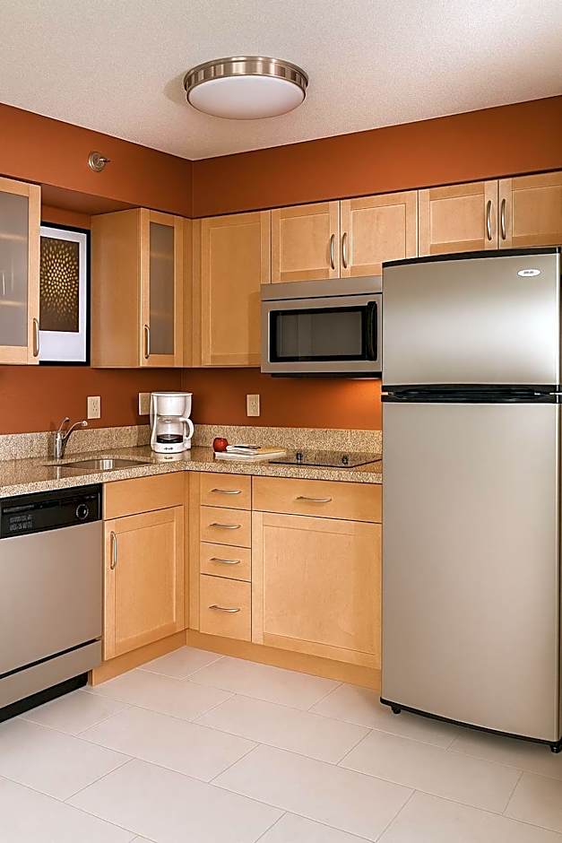 MainStay Suites Appleton Airport - Fox River Mall Area