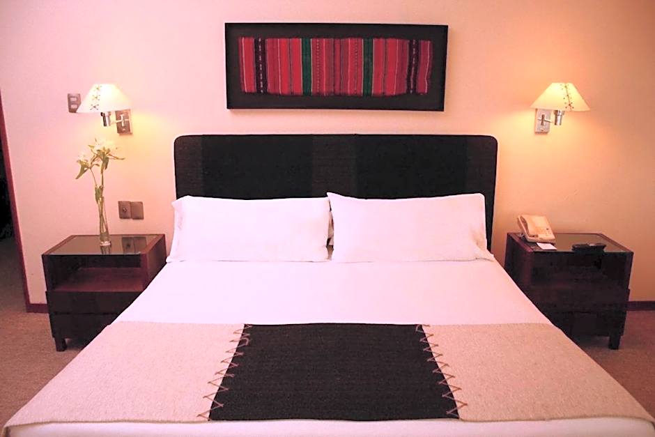 Hotel Almacruz and Convention Center