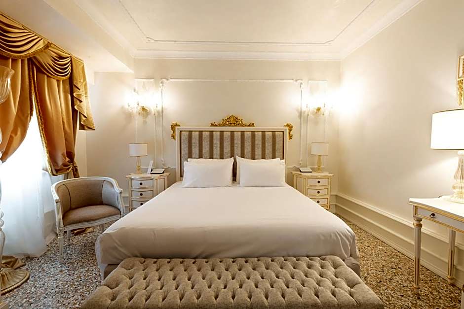 Ca' Bonfadini Historic Experience