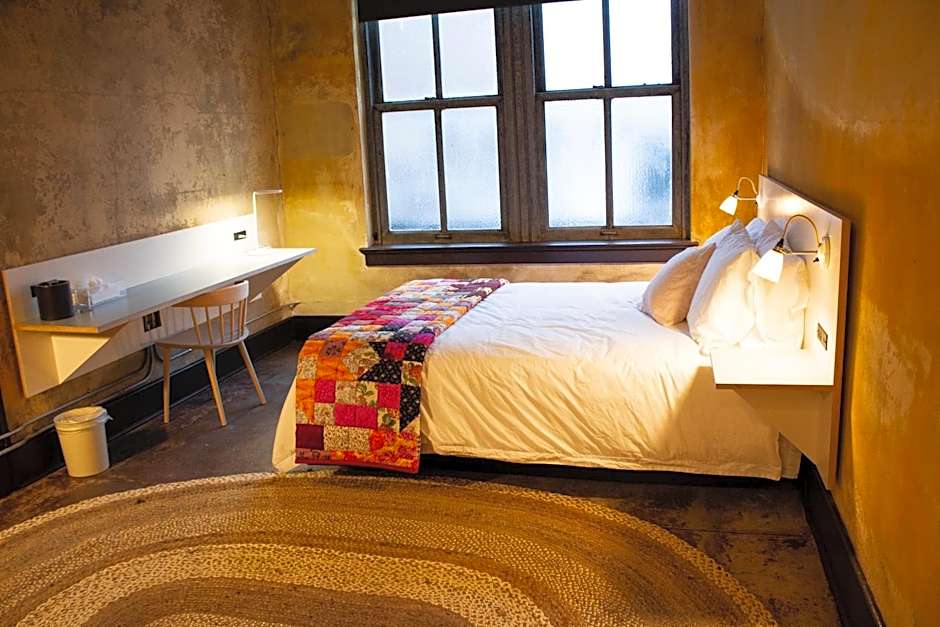 Travelers Hotel