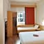 Ibis Ningbo Qian Hu Hotel