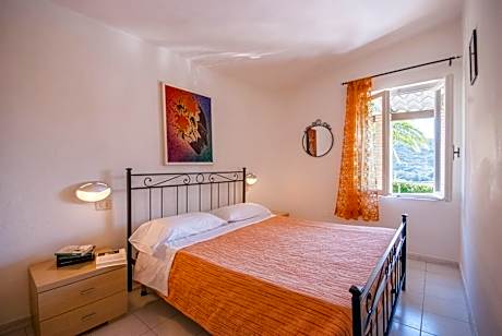 One-Bedroom Apartment (4 Adults)